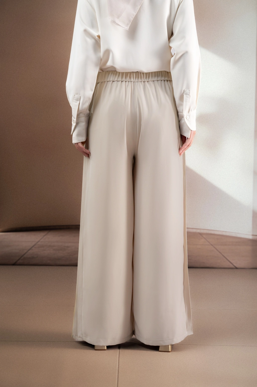 CELANA BERLIPAT ELOK PALEM - Gambar 4