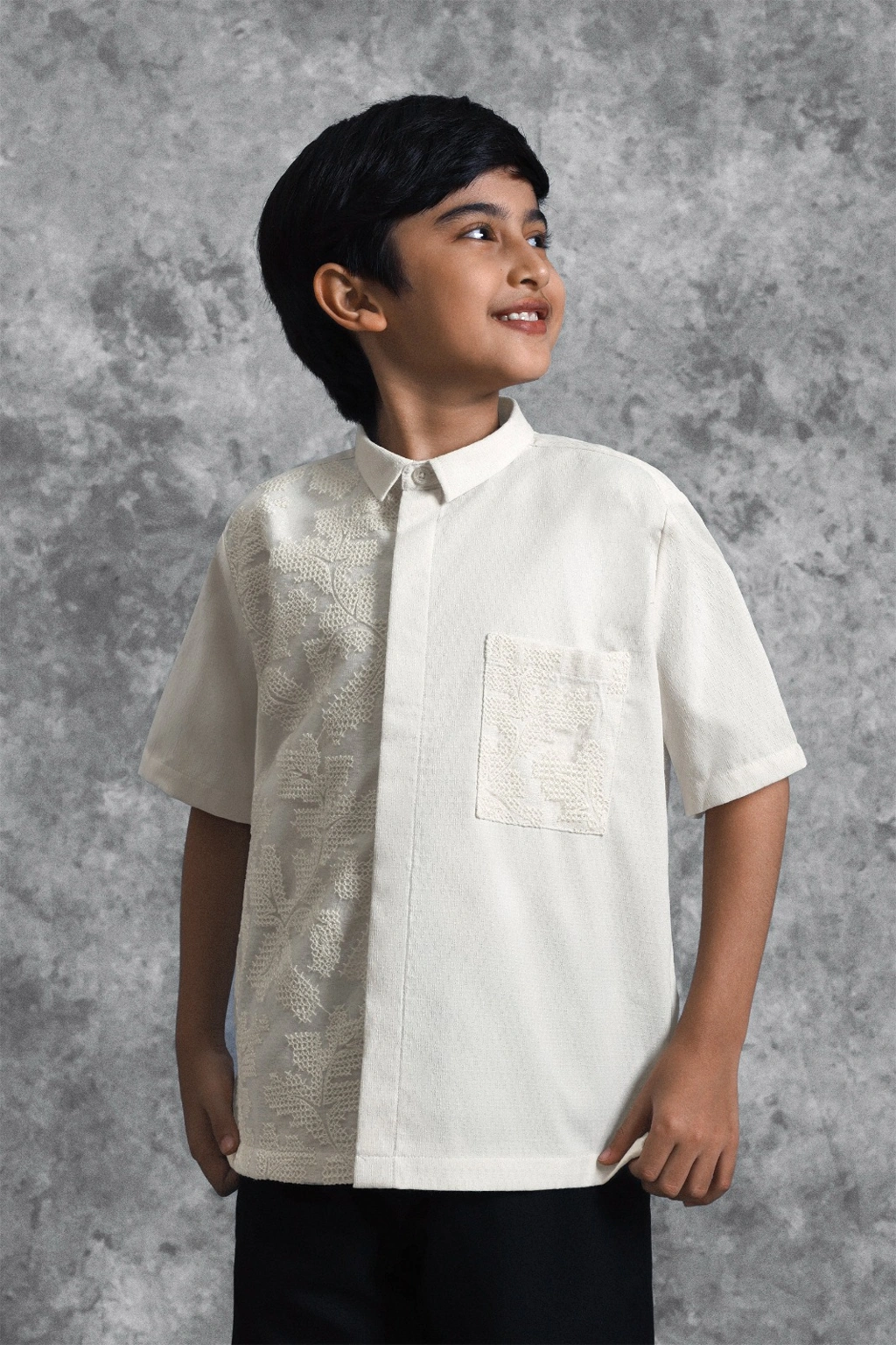 Kemeja Anak Brukat Saku Renjana Binar - Gambar 4