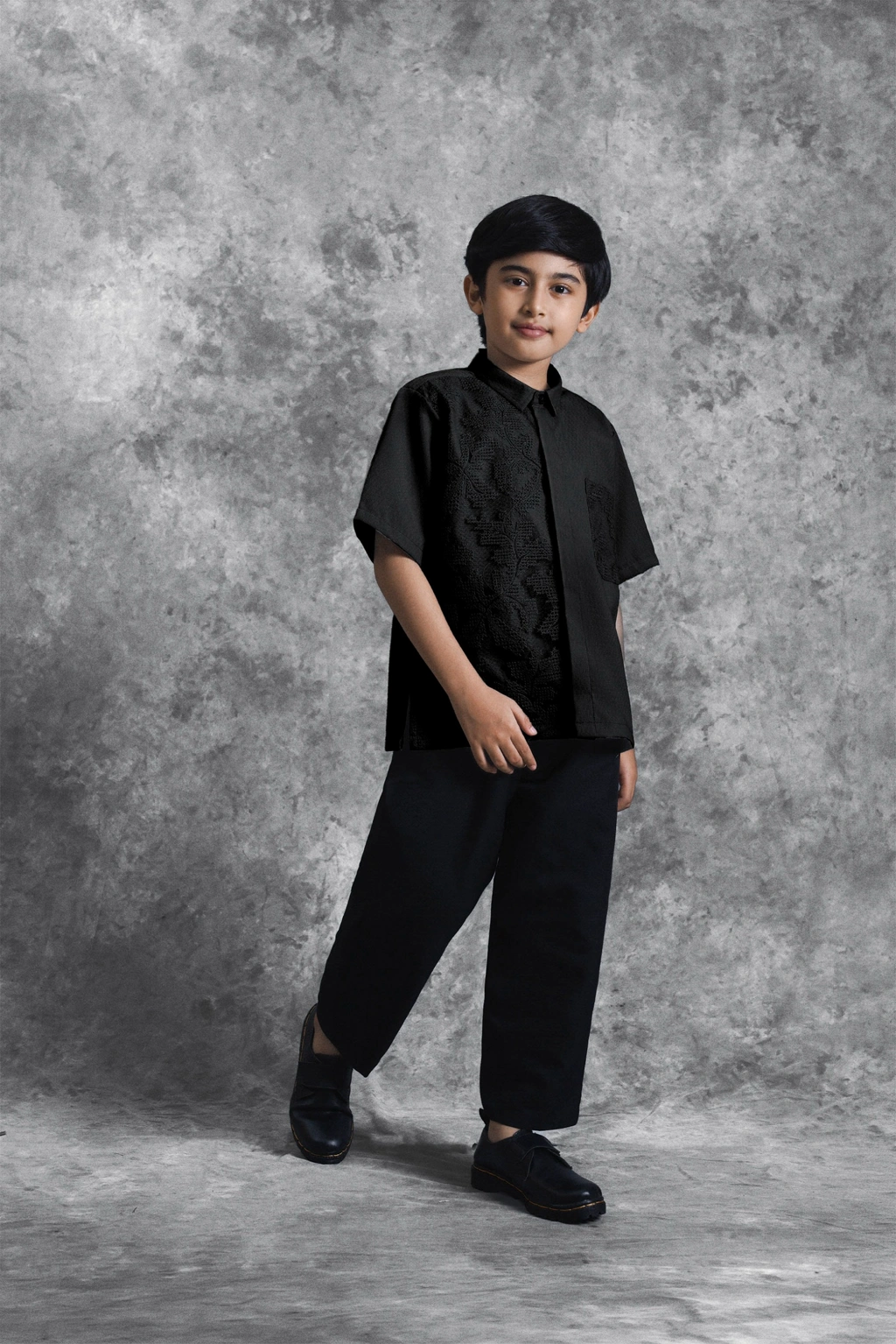 Kemeja Anak Brukat Saku Renjana Bayang - Gambar 4