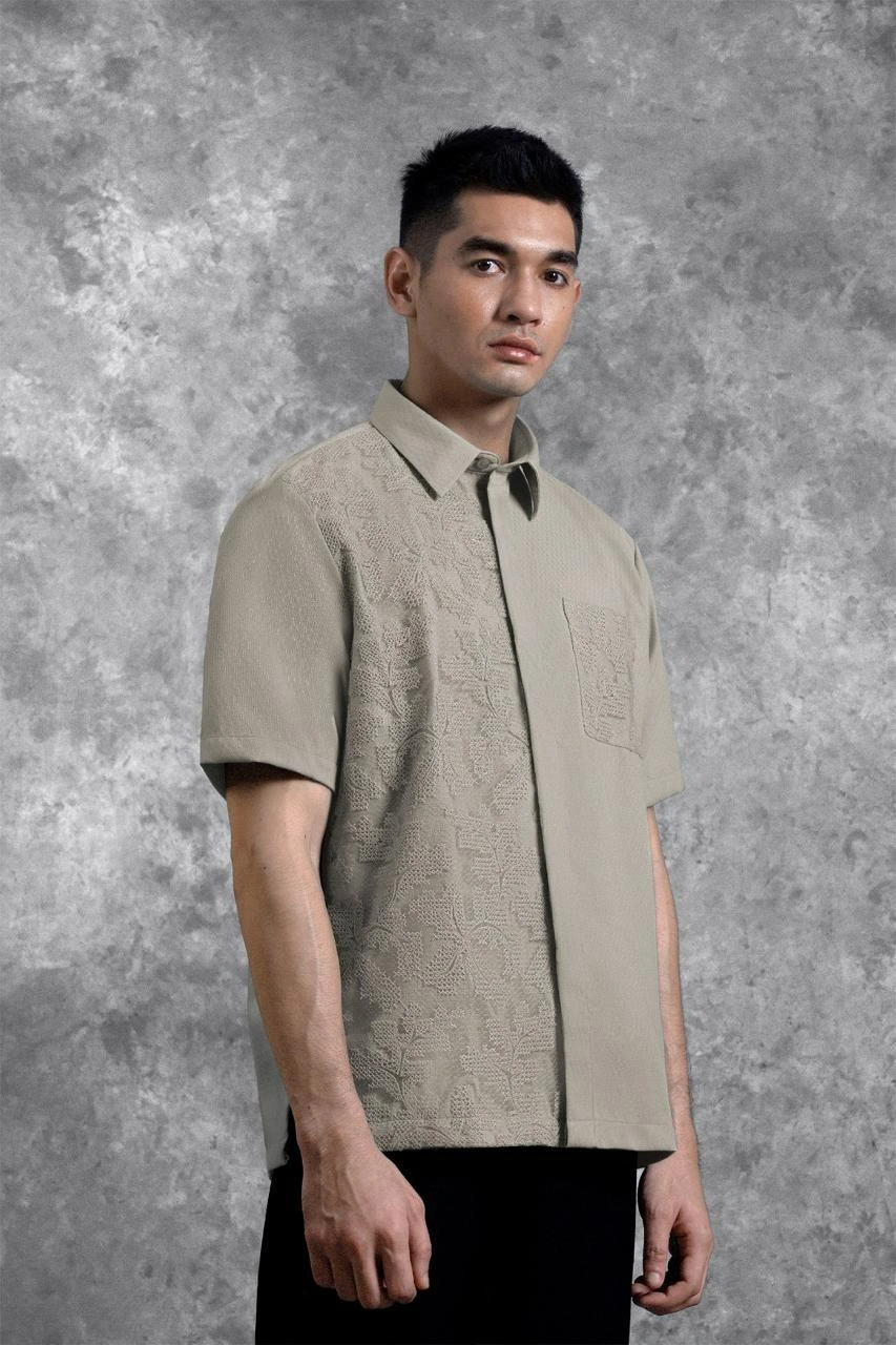 Kemeja Brukat Saku Renjana Lengan Pendek Tenun